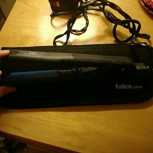 Solia Ceramic Flat Iron Straightener